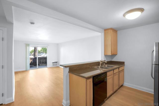 1045 Peach Ave, El Cajon CA: https://media.crmls.org/mediaz/39702af1-da10-4459-ad55-0300a238b4bc.jpg