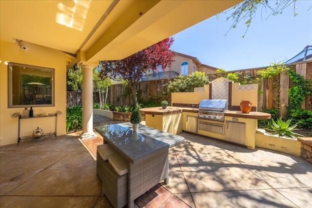 17666 Winding Creek Road, Salinas CA: https://media.crmls.org/mediaz/39704a7a-7f6a-4458-bb27-3c7cee36a630.jpg