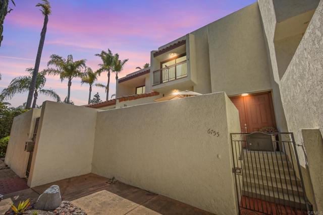 6755 Caminito Del Greco, San Diego CA: https://media.crmls.org/mediaz/39707458-ad3b-4258-9ed7-a182c8c932d1.jpg