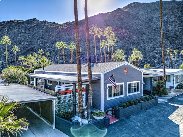 527 Jade Lane, Palm Springs CA: https://media.crmls.org/mediaz/397081bc-a193-4238-89d0-3016f4171fb6.jpg