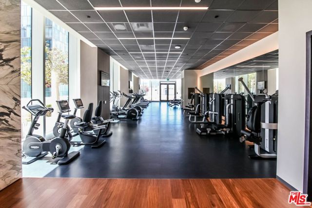 889 Francisco Street, Los Angeles CA: https://media.crmls.org/mediaz/3970b4c9-ea59-4f8a-8fc9-c5af102a3633.jpg