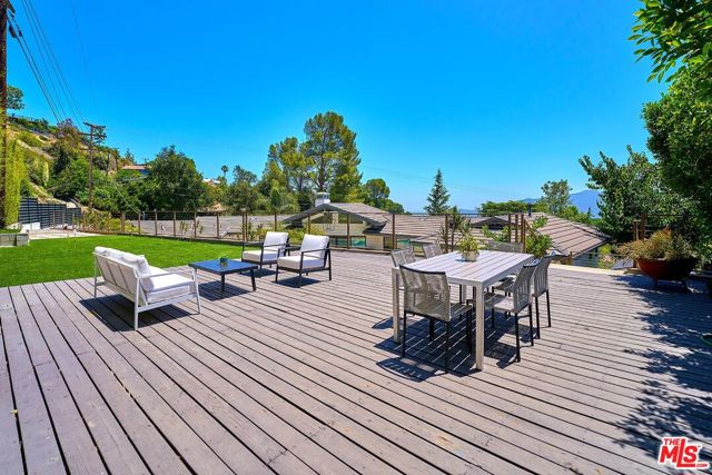 3001 Cloudcrest Road, La Crescenta CA: https://media.crmls.org/mediaz/39730026-6cfd-48dc-84d0-0e7e10142f37.jpg