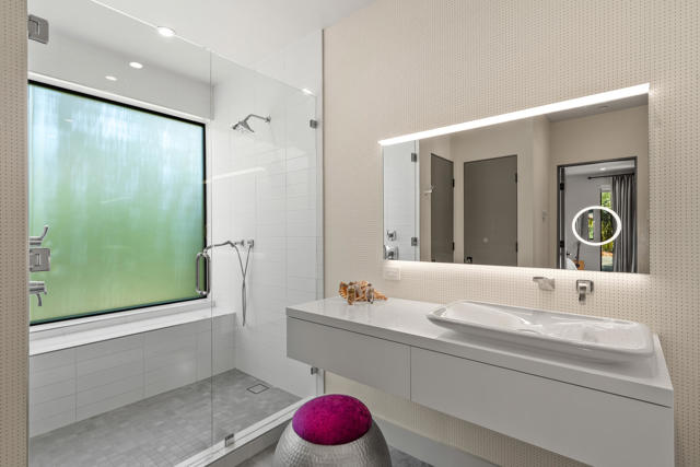 427 N Avenida Caballeros, Palm Springs CA: https://media.crmls.org/mediaz/39739f19-26c4-4c3b-ac1e-2afb8d735ba0.jpg