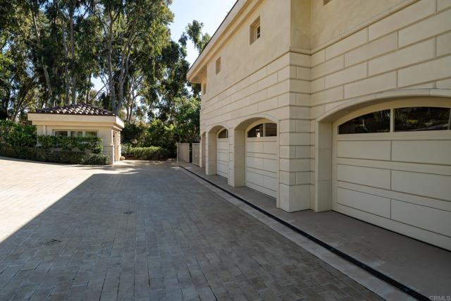 14479 Emerald Lane, Rancho Santa Fe CA: https://media.crmls.org/mediaz/3973d706-2d60-4041-8887-3fb431def9cd.jpg