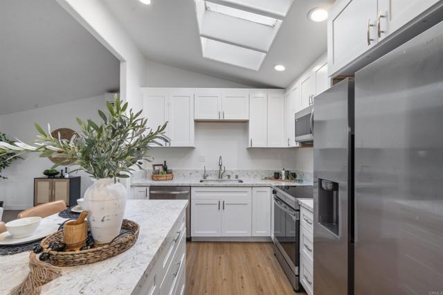 Detail Gallery Image 7 of 35 For 3457 Angwin Dr, San Diego,  CA 92123 - 5 Beds | 2 Baths