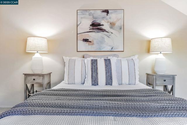 102 Northcreek Cir, Walnut Creek CA: https://media.crmls.org/mediaz/3974ecdd-49b7-493f-b0ab-701e3d361ce8.jpg