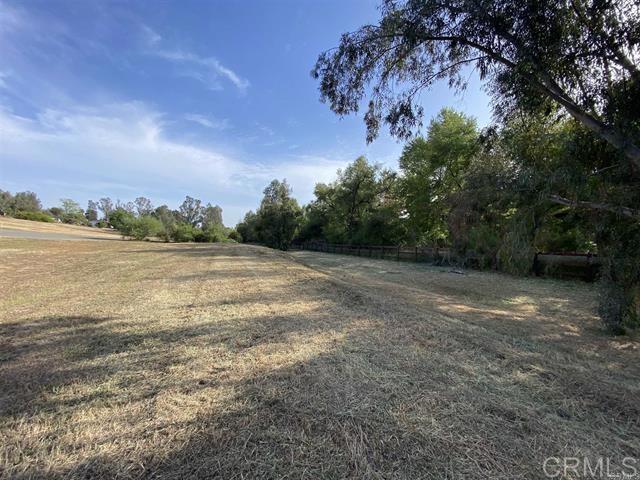 Detail Gallery Image 2 of 7 For 930 La Felice Ln, Fallbrook,  CA 92028 - – Beds | – Baths