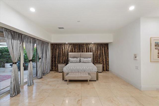 2 Deerfield Court, Rancho Mirage CA: https://media.crmls.org/mediaz/3974fc9f-9463-4e5a-a5dd-dcfdfb7bd3ec.jpg