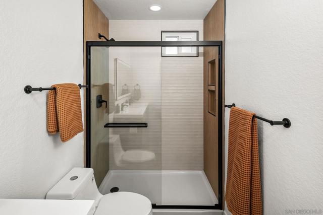 Image 22 of 50 For 152 Evergreen Ave.  4