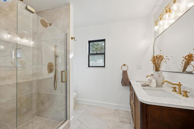 1728 Cambridge Dr, Alameda CA: https://media.crmls.org/mediaz/39778696-d724-4d55-8b57-1bd106e39547.jpg