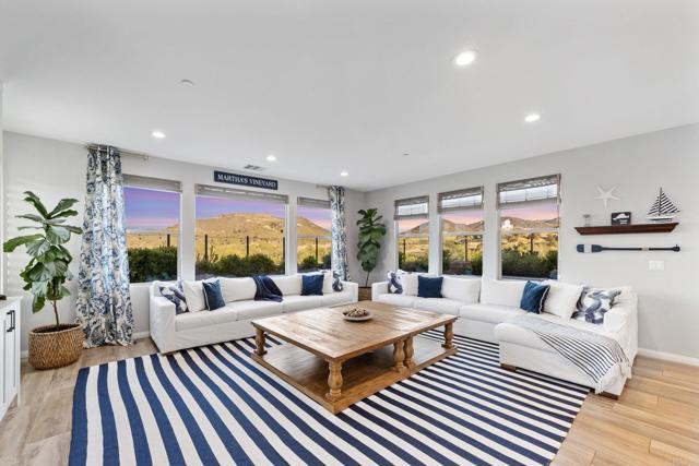 Detail Gallery Image 5 of 68 For 2990 Eldenberry St, Escondido,  CA 92029 - 5 Beds | 4/1 Baths