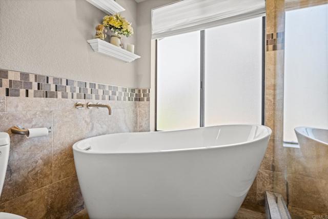10965 Elderwood Ct, Scripps Miramar CA: https://media.crmls.org/mediaz/39794c08-3f32-4569-b92b-a5207181b859.jpg