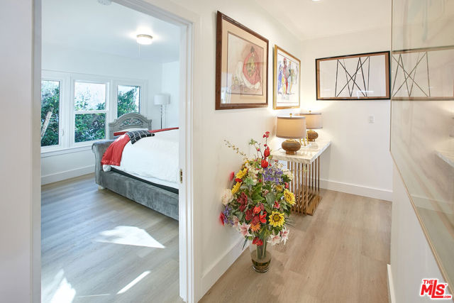 1040 N Crescent Heights Boulevard, Los Angeles CA: https://media.crmls.org/mediaz/3979b491-9ba8-4732-a96f-015900a6ba20.jpg