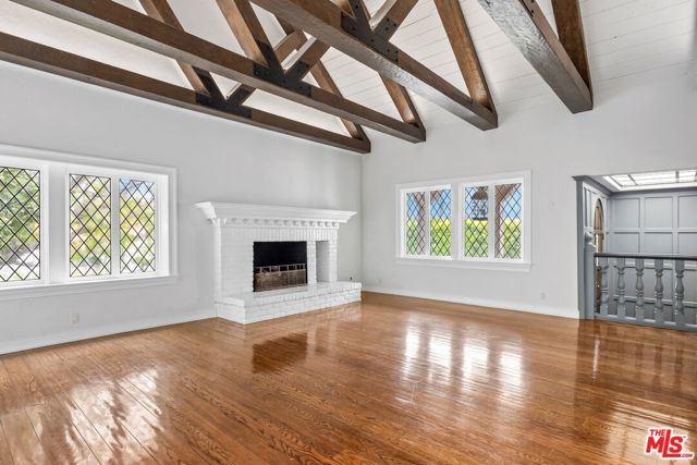 16754 Ashley Oaks, Encino CA: https://media.crmls.org/mediaz/397a2d88-d287-4b21-b8f6-e18cb971c899.jpg