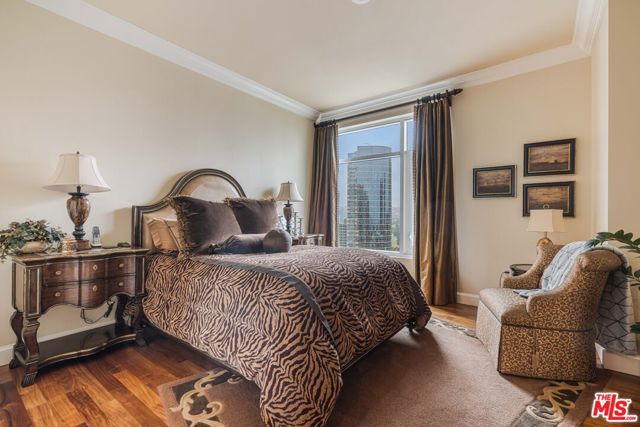 1 W Century Drive, Los Angeles CA: https://media.crmls.org/mediaz/397a6f11-5e70-4b71-8ec7-8e8137ad6695.jpg