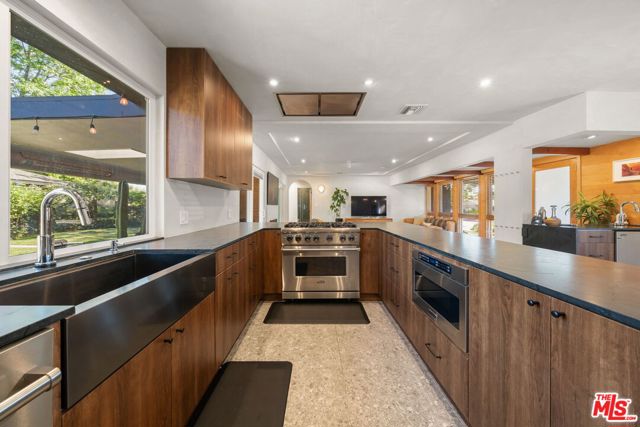 Image 10 of 51 For 6202 Willard Avenue