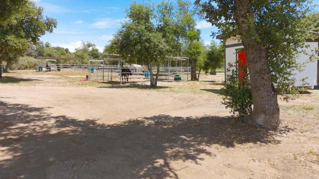30578 Chihuahua Valley Road, Warner Springs CA: https://media.crmls.org/mediaz/397afb38-f6bc-4739-a9d4-2232ff34ddca.jpg