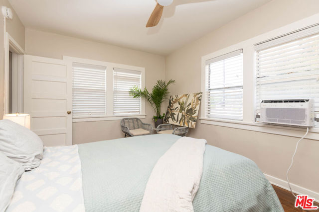 3022 Silver Lake Boulevard, Los Angeles CA: https://media.crmls.org/mediaz/397b2e08-2bd6-4331-959e-30dc4670c3c6.jpg