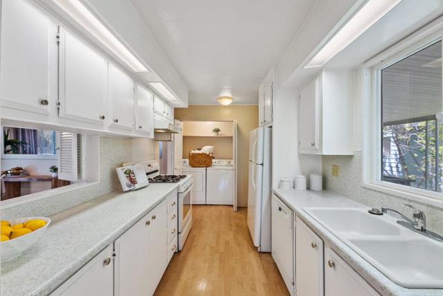 444 Whispering Pines, Scotts Valley CA: https://media.crmls.org/mediaz/397b3b8a-b4d0-4a55-b667-b2cb3a0a3860.jpg