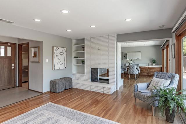 12457 BROOKGLEN Drive, Saratoga CA: https://media.crmls.org/mediaz/397bbd9c-457c-4c12-8228-1710e8eac1b8.jpg