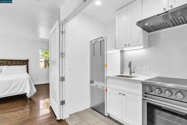 948 Jones Ave, Pinole CA: https://media.crmls.org/mediaz/397bcd46-b403-4b56-9150-2115aaf8be4f.jpg