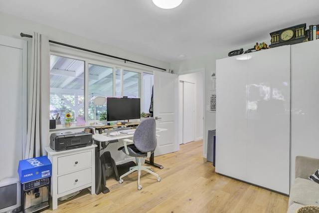 667 Cuesta Drive, Los Altos CA: https://media.crmls.org/mediaz/397c1601-f05e-451c-b760-9212b8697715.jpg