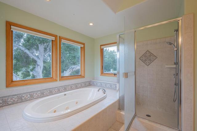 20160 Rock Springs Lane,  CA: https://media.crmls.org/mediaz/397c8b67-6dce-4667-bf61-e60453d64807.jpg