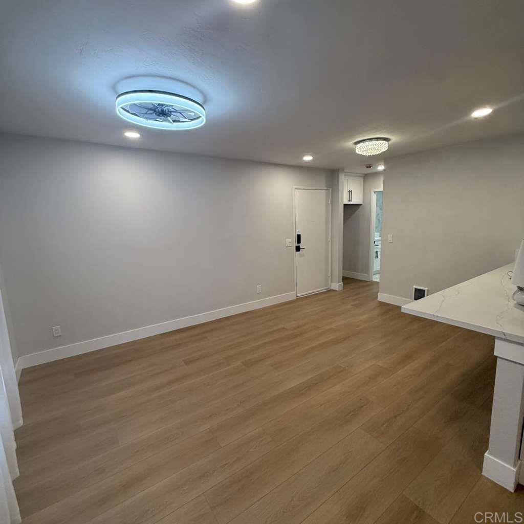 9586 Carroll Canyon Road - photo 2