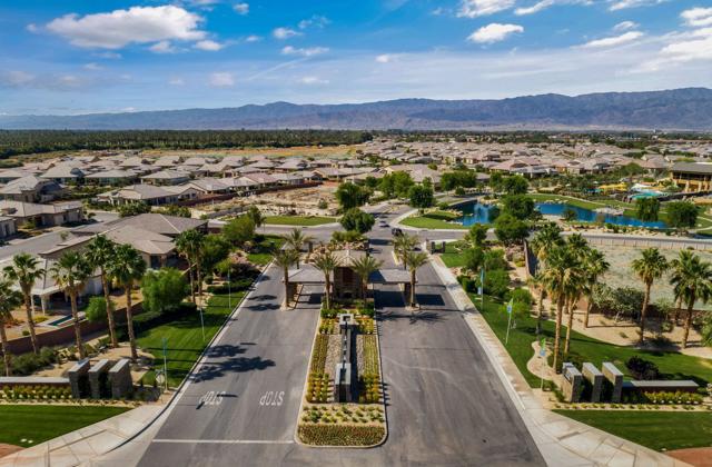 82460 W Mccarroll Drive, Indio CA: https://media.crmls.org/mediaz/397d4bc4-5791-4393-bfd1-0e3f6ec9a9e1.jpg
