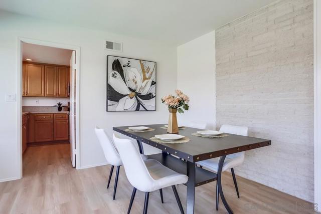 15034 Jenell St, Poway CA: https://media.crmls.org/mediaz/397db46b-a9ab-4abc-afbb-dc14029efb84.jpg