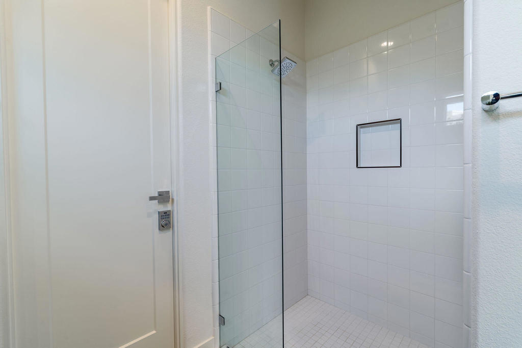 MLS #219136395DA image #23