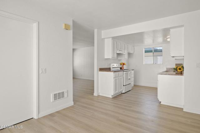 307 Lark Ellen Avenue, Ojai CA: https://media.crmls.org/mediaz/397dd96a-c1ce-4137-8445-3f6dc1dcfa3a.jpg