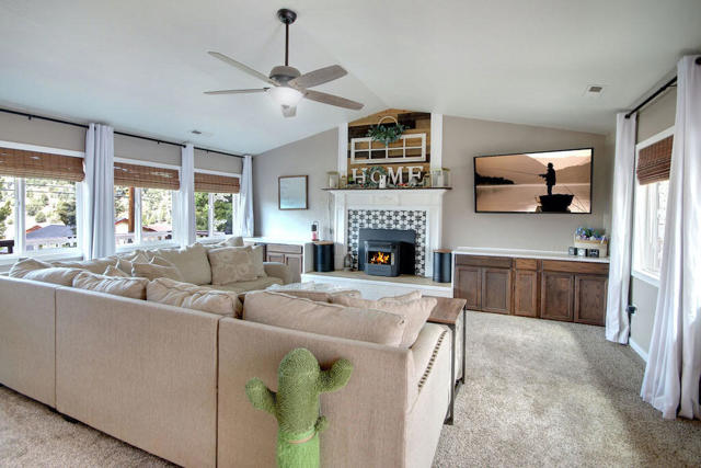 1225 Crestwood Drive, Big Bear CA: https://media.crmls.org/mediaz/397e035a-e464-49f8-a381-10811a910c1b.jpg