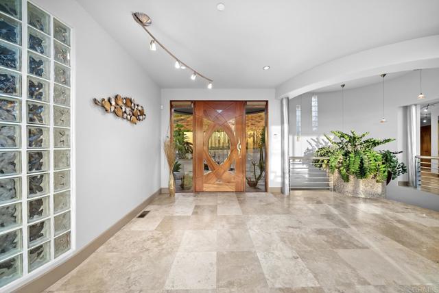 Image 33 of 75 For 14949 Presilla Dr