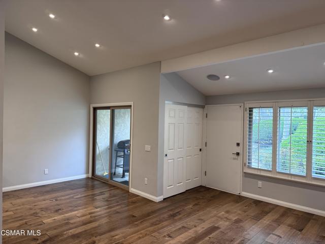 1373 Ramona Drive, Newbury Park CA: https://media.crmls.org/mediaz/397e8d3f-ca9b-4a70-a978-1dceb5ddef7d.jpg