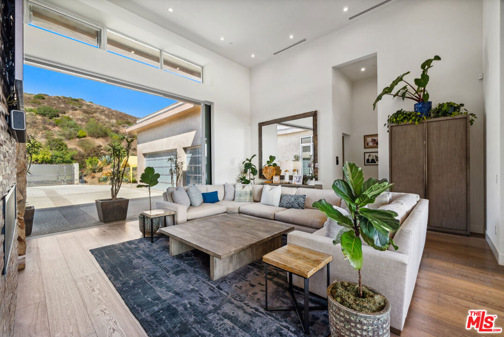 MLS #25535767 image #9