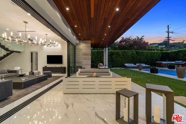 4049 Coldwater Canyon Avenue, Studio City CA: https://media.crmls.org/mediaz/397ec7f5-429e-42ed-8a3a-f09013d8fbe0.jpg