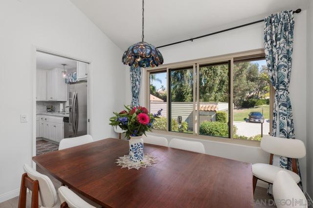 13046 Paseo del Verano, San Diego CA: https://media.crmls.org/mediaz/397f1b2d-9979-4437-bb8b-41964ac9b596.jpg