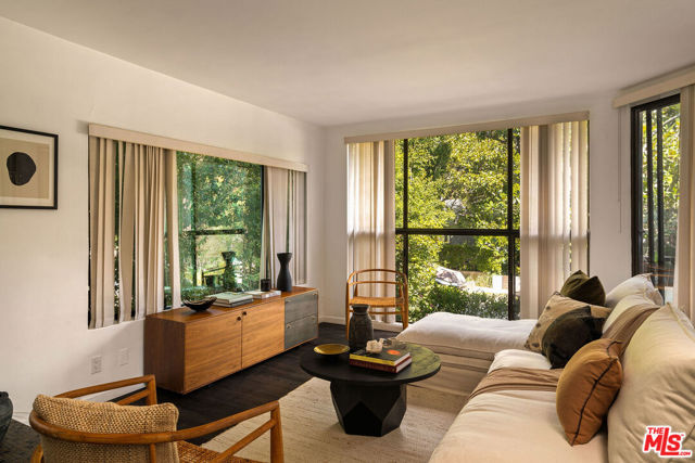 11752 Bellagio Road, Los Angeles CA: https://media.crmls.org/mediaz/397fa45e-6330-4167-b3aa-92f92636a7f5.jpg