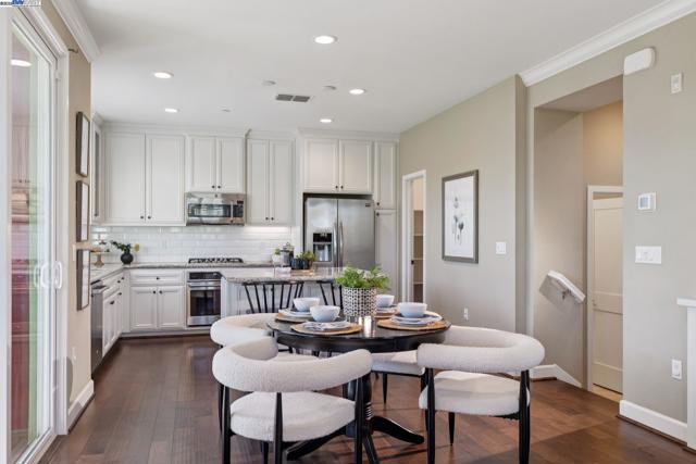 389 Basswood Cmn, Livermore CA: https://media.crmls.org/mediaz/39804627-aa06-4d68-979e-6c97575fb9b1.jpg