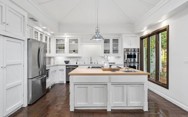 Detail Gallery Image 18 of 43 For 15306 Las Planideras, Rancho Santa Fe,  CA 92067 - 6 Beds | 3/1 Baths