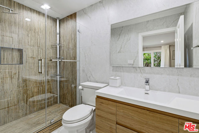 24366 La Masina Court, Calabasas CA: https://media.crmls.org/mediaz/39818e07-0991-47aa-9cdd-4db2f34a2fcb.jpg