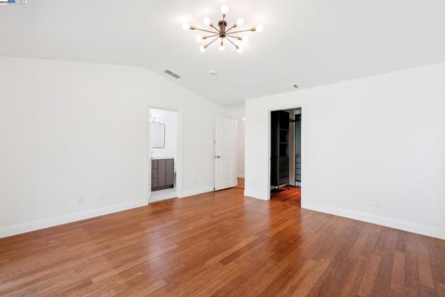 2643 Buena Vista Ave, Walnut Creek CA: https://media.crmls.org/mediaz/3982be90-26ab-4b27-9193-4a845d5a7996.jpg
