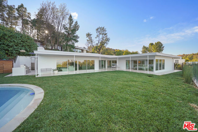 17116 Adlon Road, Encino CA: https://media.crmls.org/mediaz/3982c166-17f5-4d53-a219-17b08f9cfc93.jpg