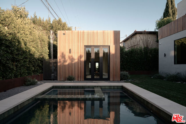 6671 Colgate Avenue, Los Angeles CA: https://media.crmls.org/mediaz/3982ffeb-c0a1-45b4-aa85-3894a89432db.jpg
