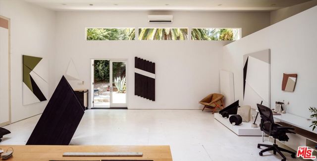 3746 Randolph Avenue, Los Angeles CA: https://media.crmls.org/mediaz/39831fe0-7cf9-4e83-a1bb-a1f89285a474.jpg