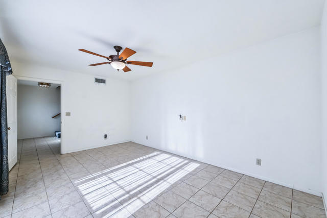204 Fairway Drive, Needles CA: https://media.crmls.org/mediaz/3983dce2-774c-4380-bab6-a73a0e9e846b.jpg