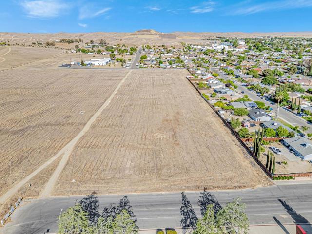 101 Amador Street, Avenal CA: https://media.crmls.org/mediaz/398425ba-9735-454d-bfae-65a9f69b4b22.jpg
