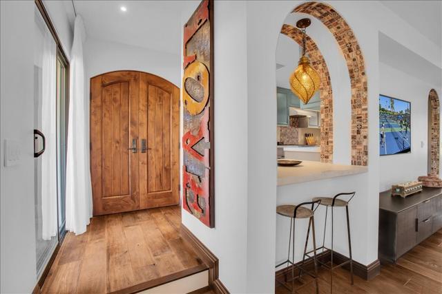 355 N Avenida Caballeros, Palm Springs CA: https://media.crmls.org/mediaz/39846bc4-c1f0-4921-8d97-927cb9a80f33.jpg