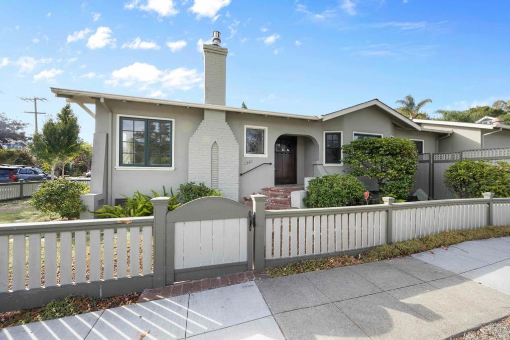 1361 Edgehill Drive